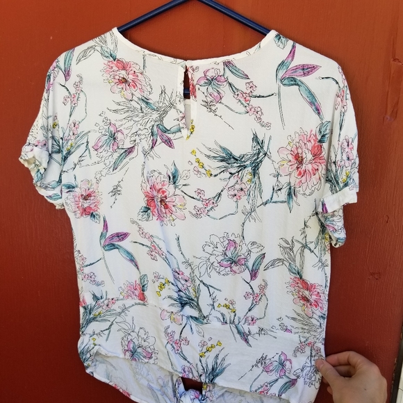 White Floral Buffalo Blouse, Tie Front - Picture 4 of 5